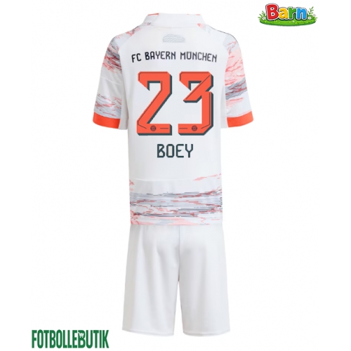 Bayern Munich Sacha Boey #23 Bortaställ Barn 2025-26 Kortärmad (+ Korta byxor)